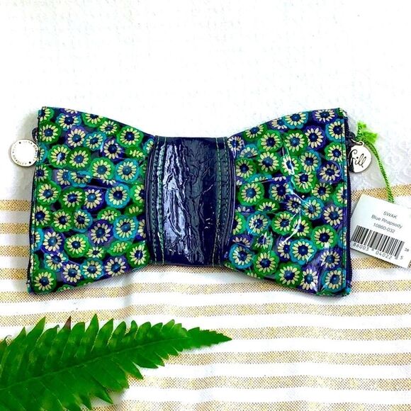Vera Bradley Frill “Blue Rhapsody” Floral Bow Clutch Crossbody Bag NEW - Picture 3 of 12
